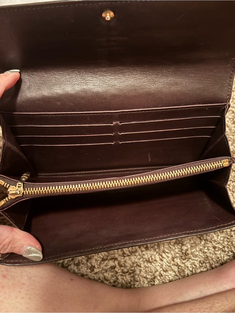 Louis Vuitton Amarante Vernis Patent Monogram Sara Envelope Wallet - Picture 8 of 14